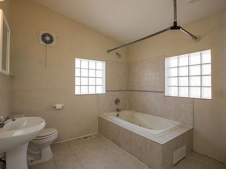 312 Cherry St — Photo 12