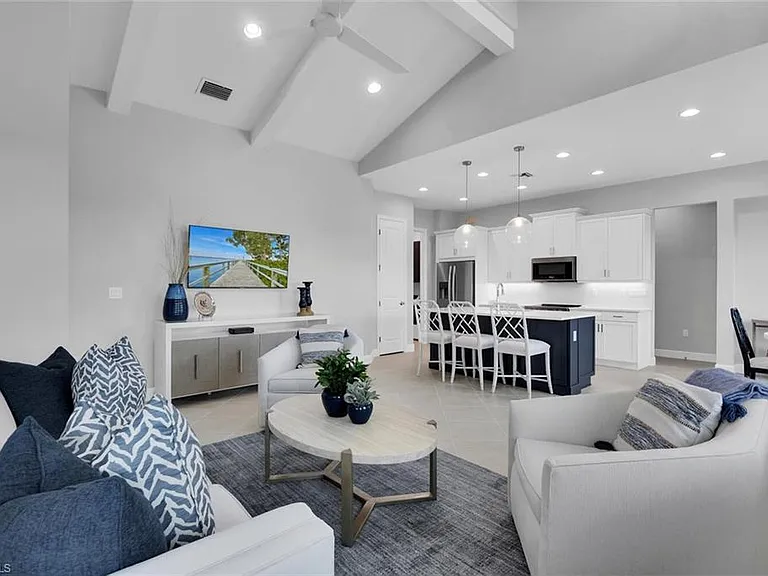 7124 Saona Ct — Photo 3