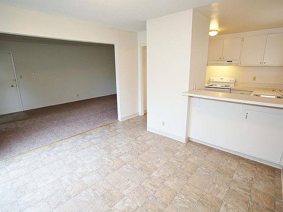 3rd image of 3233 Somerset Ave #B