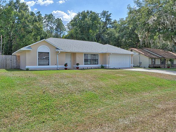2nd image of 3320 NE 41st Pl