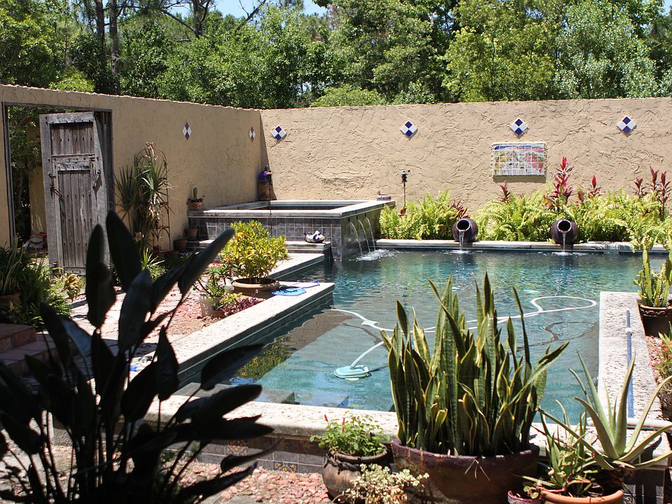 Pool and Spa in Courtyard