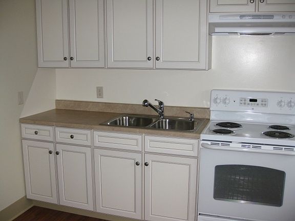 Eat-In Kitchen