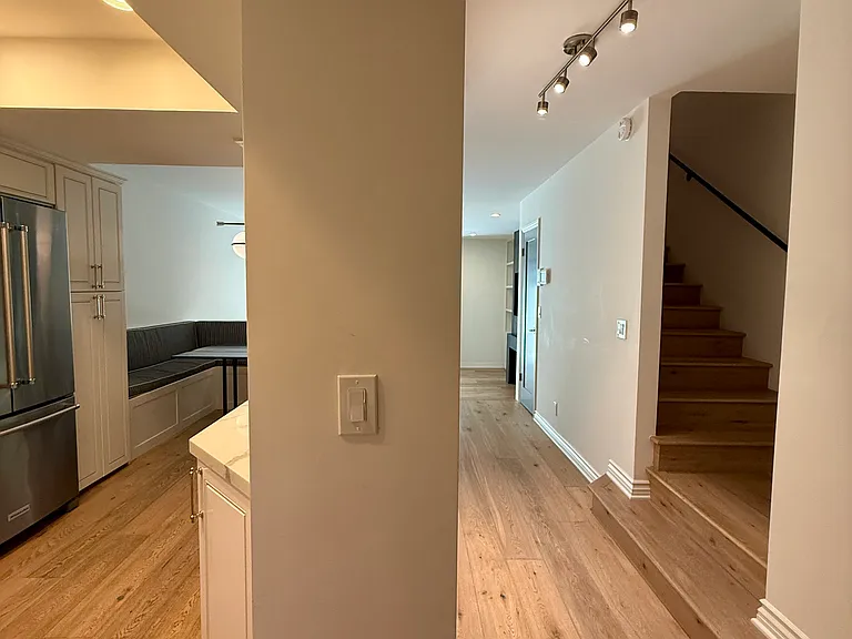 853 Larrabee St #6 — Photo 17