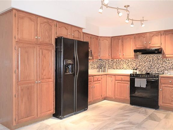 2nd image of 1299 Gale Dr