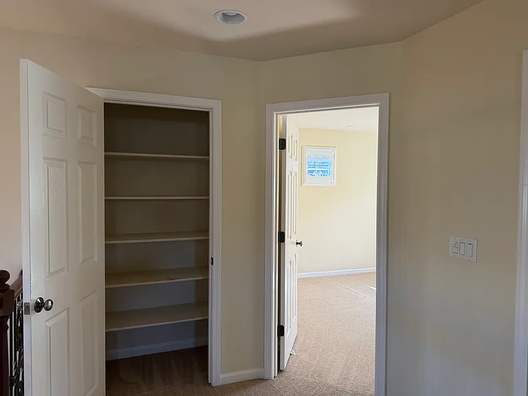 1427 Wyndham Ln — Photo 14