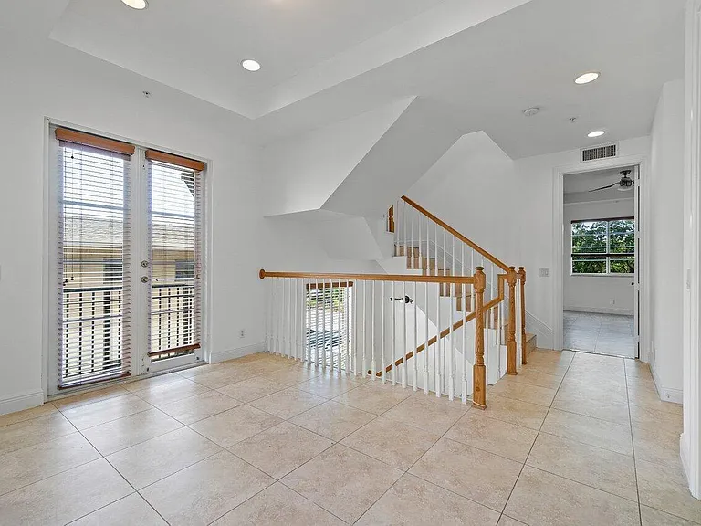811 S Federal Hwy #1 — Photo 13
