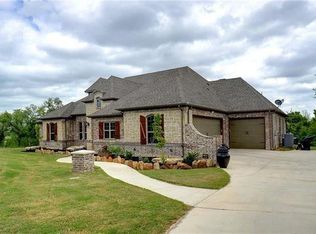 115 Woodlot Ln, Azle, TX 76020