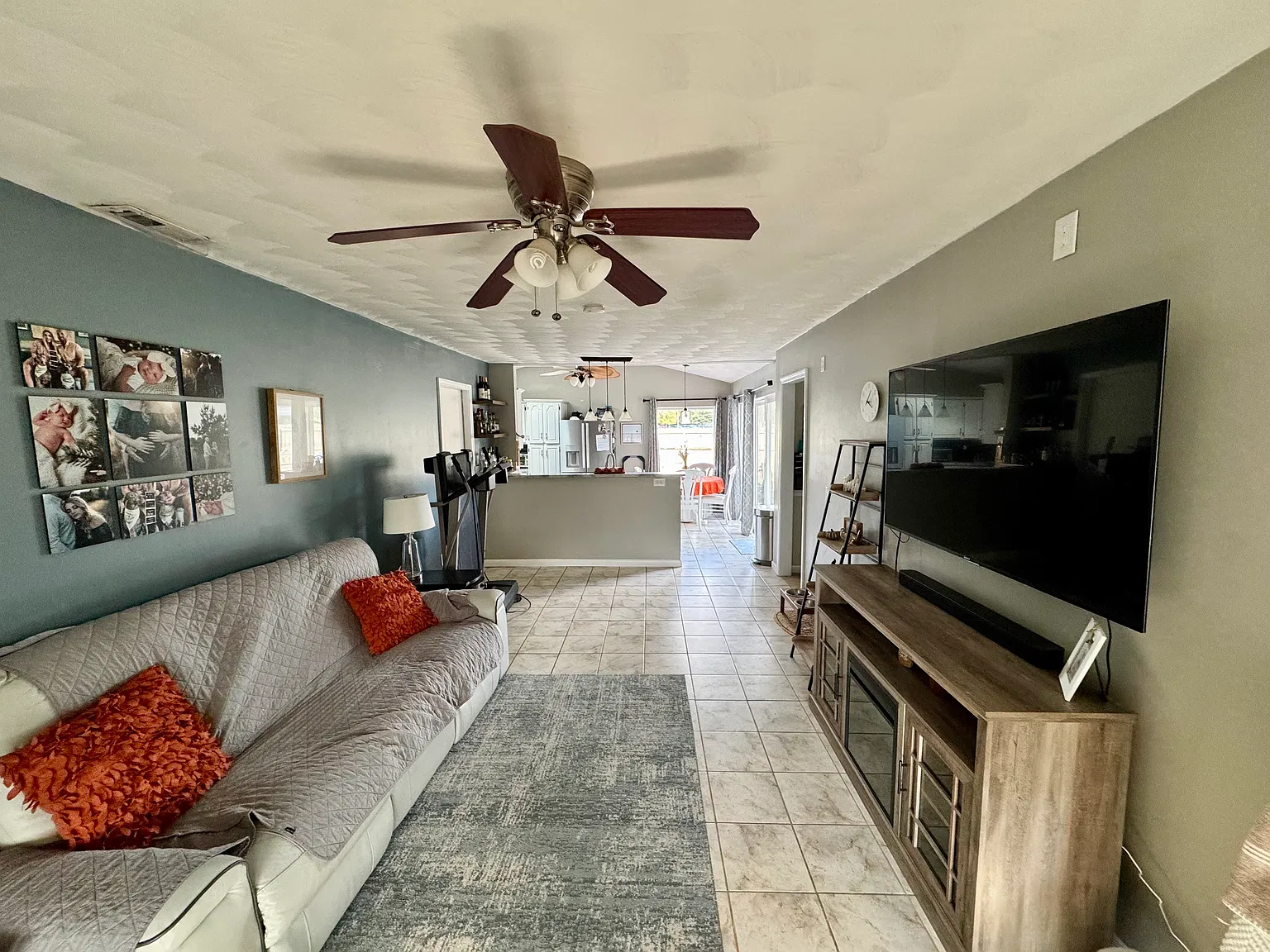 4 bed, 2.5 bath, 1709 sqft, $3,300 — Photo 3