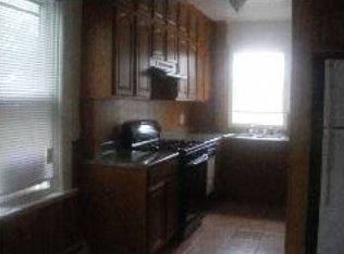 37 7th St, Providence, RI 02906