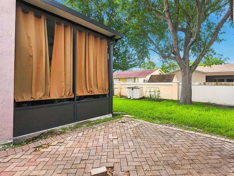 9312 NW 54th St — Photo 27