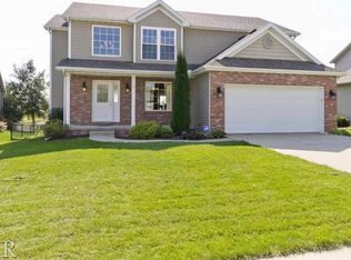 7 Bailey Ct, Bloomington, IL 61704