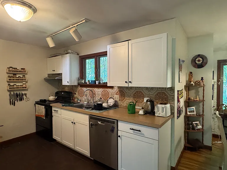 Kitchen with new cabinets