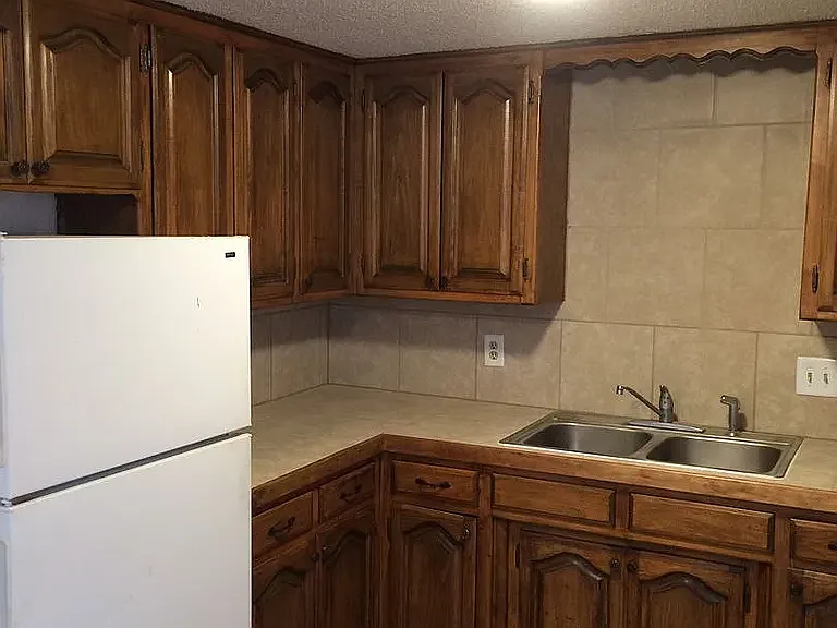 2 bed, $1,200 — Photo 2