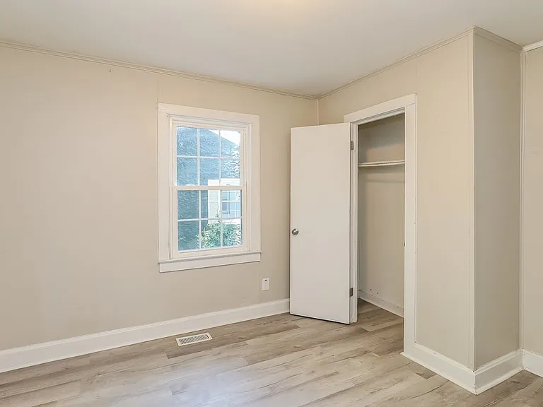 505 Henry Pl — Photo 6