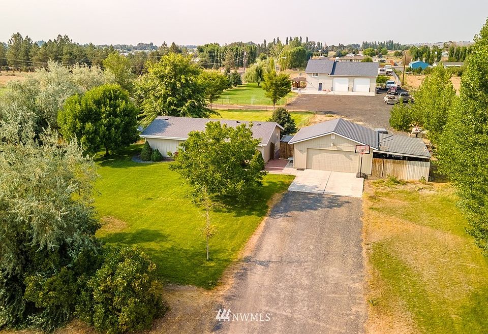 1st image of 11026 Gambel Dr NE