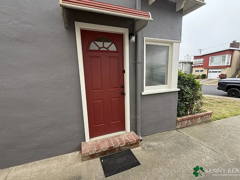 72 Crestview Ave #B — Photo 1