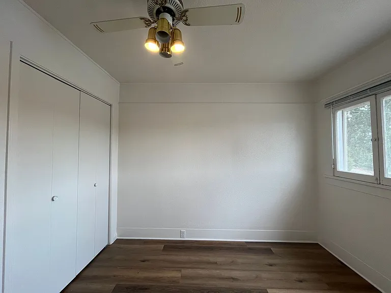 1434 Pine St — Photo 16