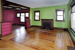 3rd image of 112 Union St N