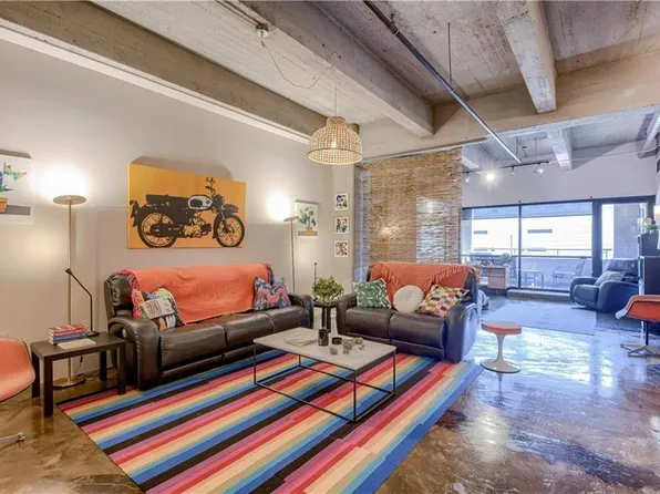 360 W Pershing Rd APT 250, Kansas City, MO 64108