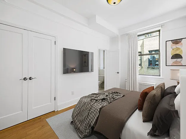 562 W End Ave #12E — Photo 3