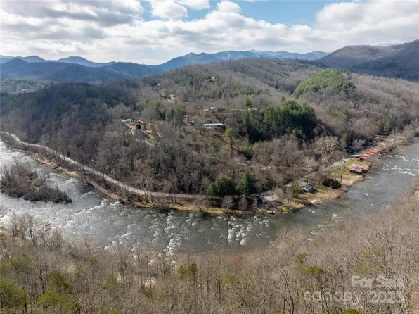 N River Rd, Sylva, NC 28779