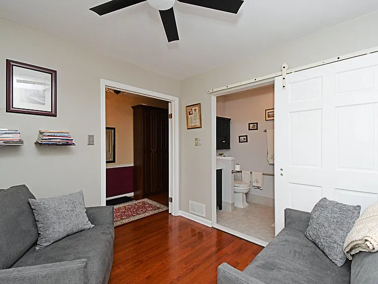 187 Pinecrest Ln — Photo 3