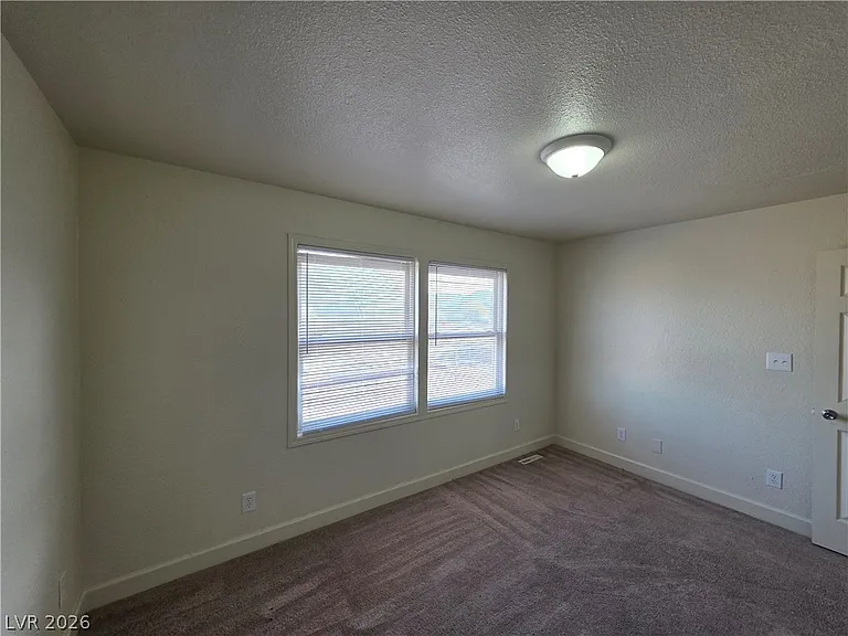1590 Mustang Dr — Photo 34