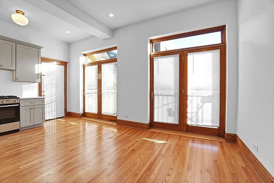 1st image of 713 W Wrightwood Ave #3R
