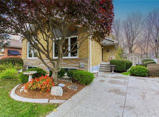 28 Ramsey Cres, Hamilton, ON L8S2N2