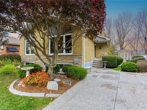 28 Ramsey Cres, Hamilton, ON L8S 2N2