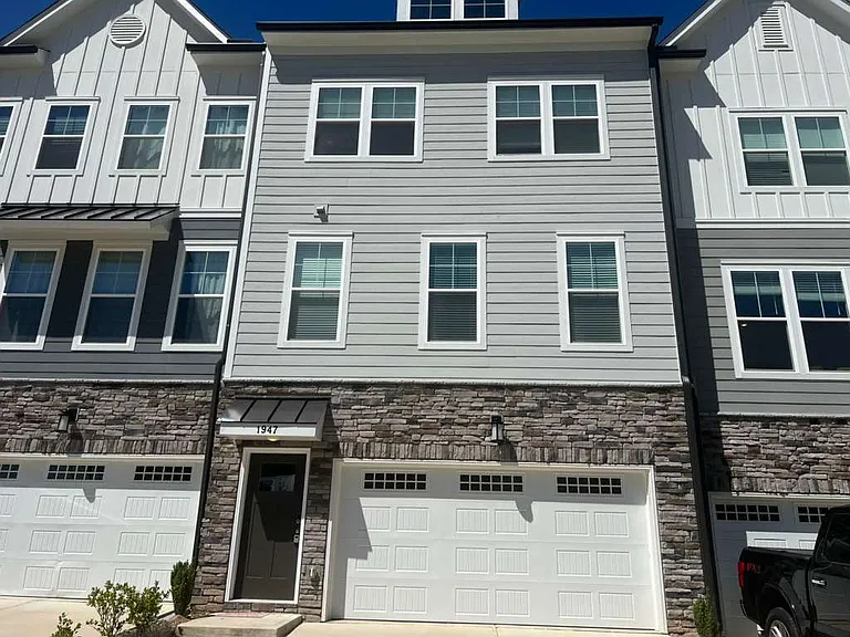 1947 Fahey Dr — Photo 1