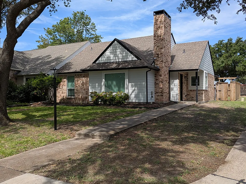 3307 Foxboro Dr