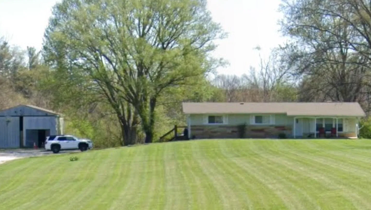 4330 N Kinser Pike — Photo 1