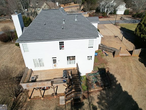 5th image of 1475 Redbud Way