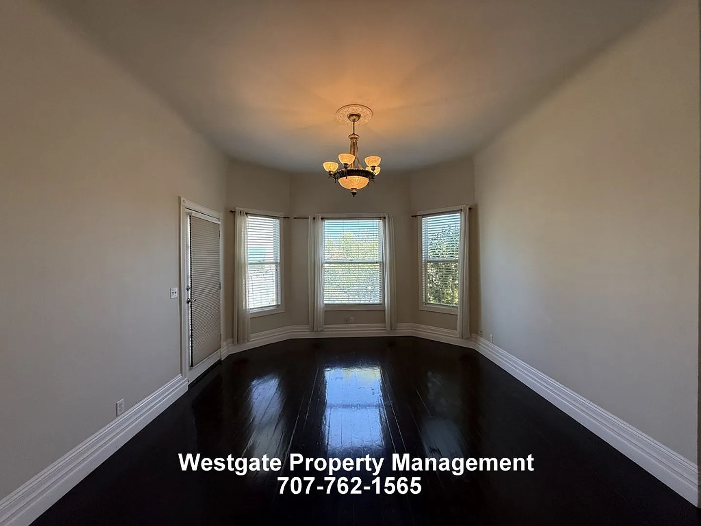 Adorable 3/3 West Petaluma Home - 728 Petaluma Boulevard South — Photo 2