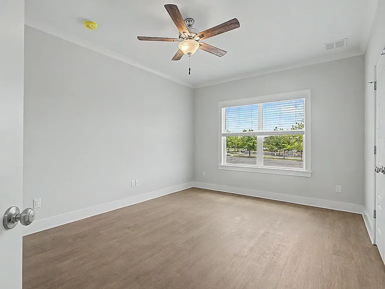 3065 Four Oaks Blvd — Photo 5