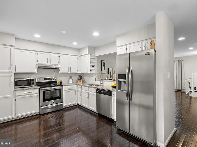 18005 Sunset Lake Ct — Photo 12