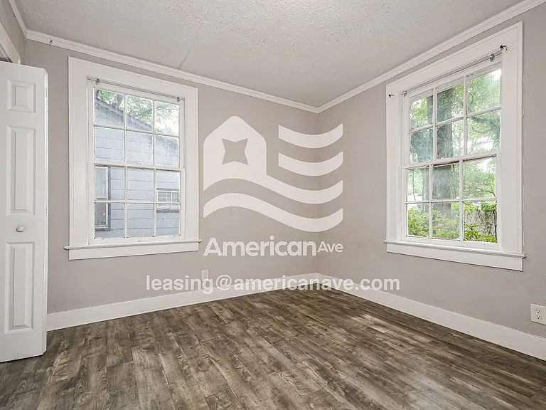 15056_008_main_bedroom_9.jpg
