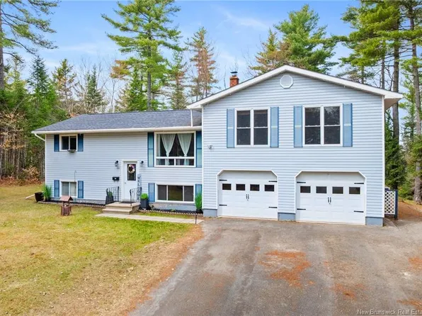 152 Rainbow Dr, New Maryland, NB E3C 1V1
