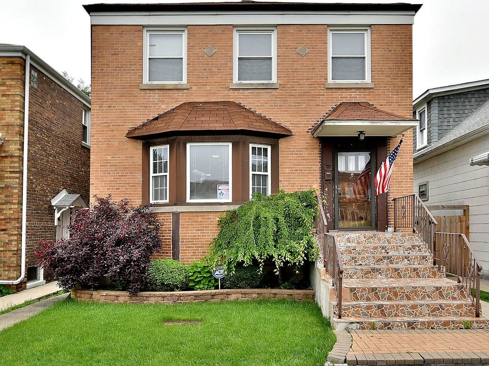 1st image of 2906 N McVicker Ave