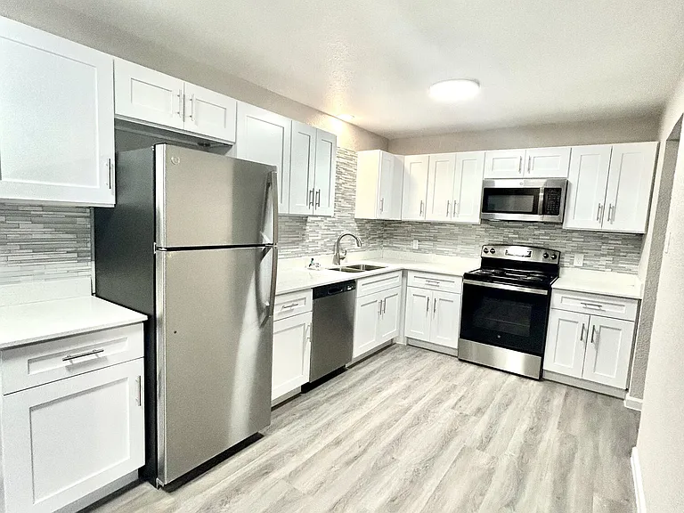 Athens Townhomes — Photo 55