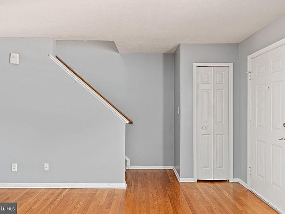 5th image of 506 Mews Ct
