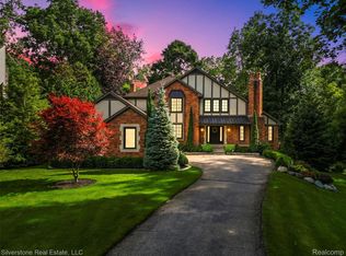 1185 Bear Creek Ct, Rochester, MI 48306