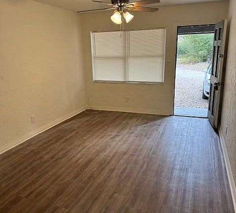 2nd image of 1512 Myrtle Dr