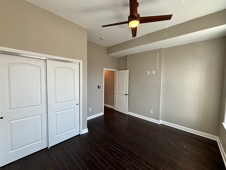 2253 Indiana Ave — Photo 28