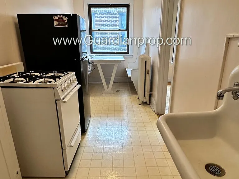 2876 Humboldt Ave S #105 — Photo 21