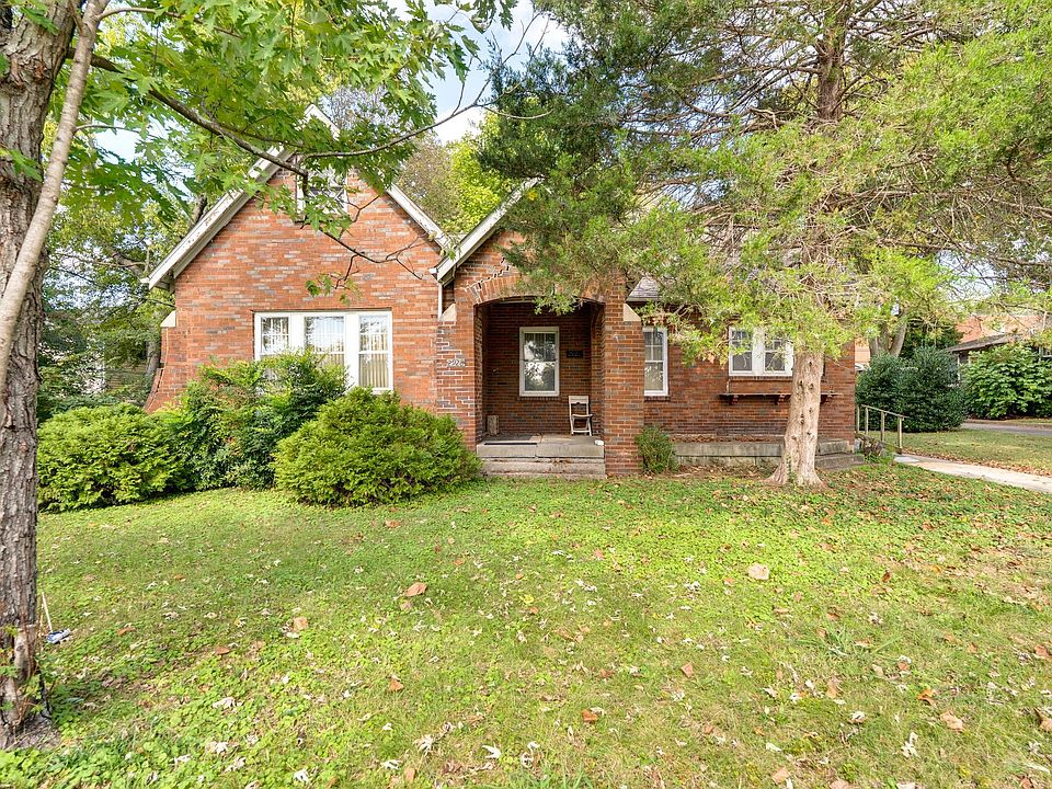 1st image of 2928 Westmoreland Dr