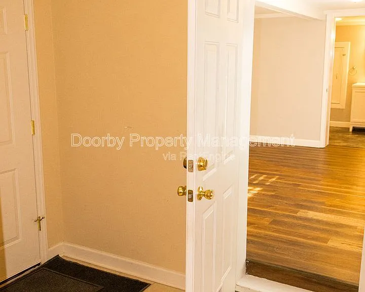 1711 Ashton St — Photo 25