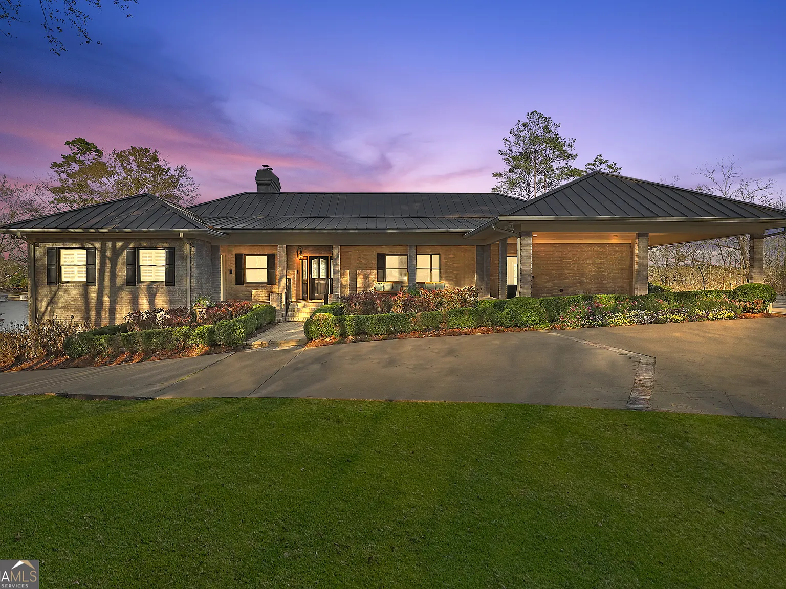 8 bed, 9.0 bath, 8100 sqft, $19,000 — Photo 1