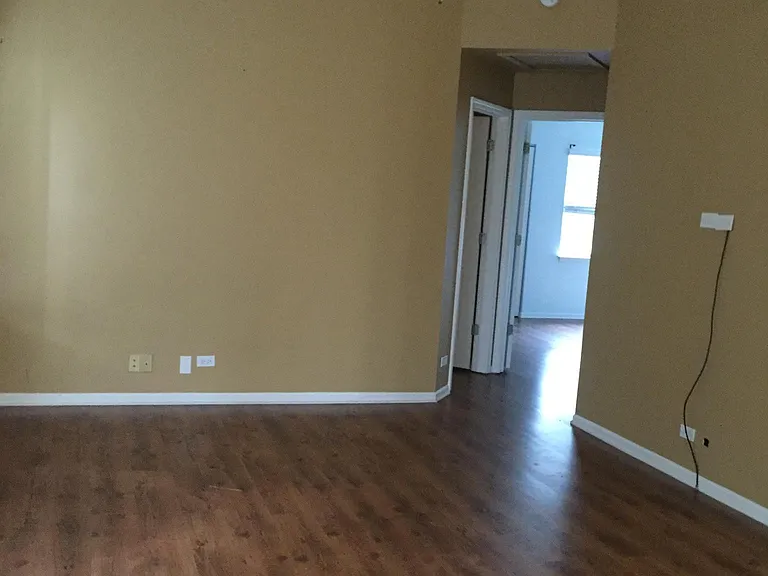 928 Ridgefield Ln — Photo 3